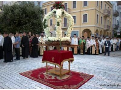 Έξι αρχιερείς μαζί με τον Πατρών Χρυσόστ...