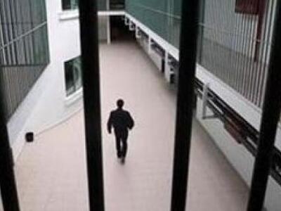 Αστυνομικός έκανε πάρτι με αλλοδαπές και...