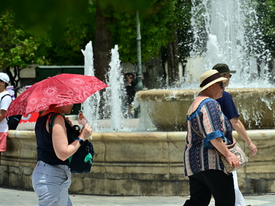 Επιμένουν οι υψηλές θερμοκρασίες στα Δυτ...