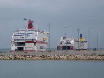 Πάτρα: Επιχείρησαν να περάσουν στην Ιταλ...