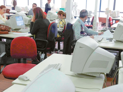 Αυξήσεις για 9 στους 10 δημοσίους υπαλλήλους