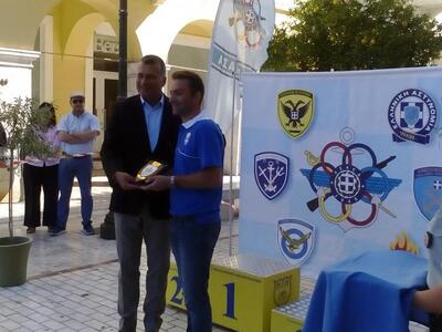 Η απονομή στον Αναστόπουλο