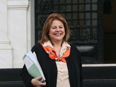 Χτύπημα στην γραφειοκρατία