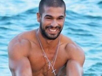 Σε αφιέρωμα με θέμα "Αγόρια για Φίλ...