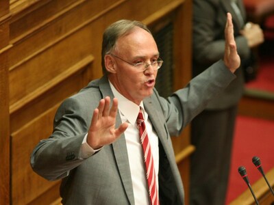 «Βόμβα» Δούκα εμπλέκει  τον Κώστα Καραμα...