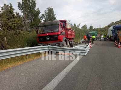 Πάτρα: Τροχαίο με φορτηγά στην Περιμετρι...