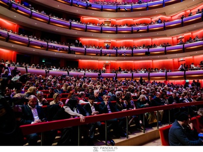 Πρωτοφανής η κοσμοσυρροή 