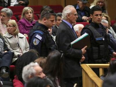 Άκης Τσοχατζόπουλος: Ανακοίνωσε ότι αποχ...