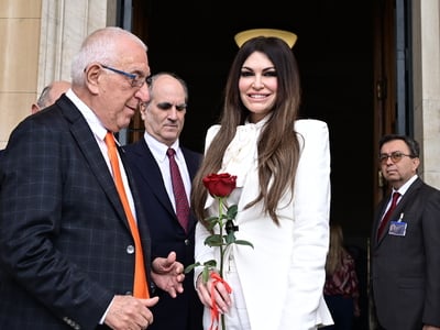 Το κόκκινο τριαντάφυλλο του Νικήτα Κακλα...