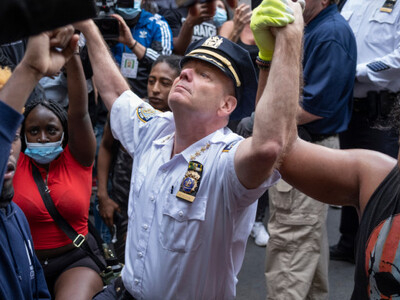 Νέα Υόρκη: Ο επικεφαλής της αστυνομίας γ...