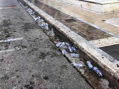 Πάτρα: Οι δρομείς έφυγαν αλλά άφησαν πίσ...