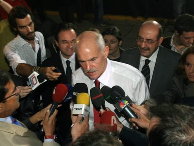 Προπαγάνδα από κυβέρνηση και κανάλια για...