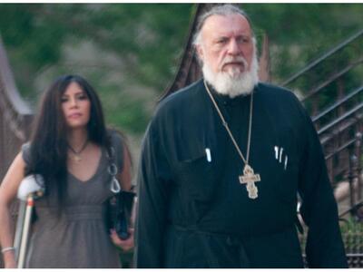 Ο Έλληνας ιερέας του Μανχάταν με άφησε έ...