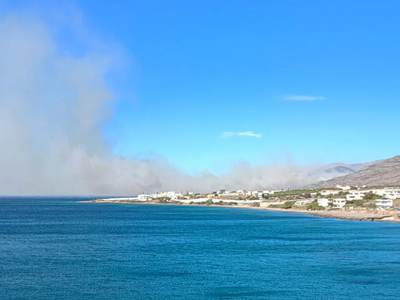 Κρήτη: Μεγάλη φωτιά στην Ιεράπετρα, πνέο...