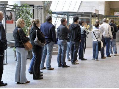 Πάνω από 1.000.000 οι άνεργοι εγγεγραμμέ...