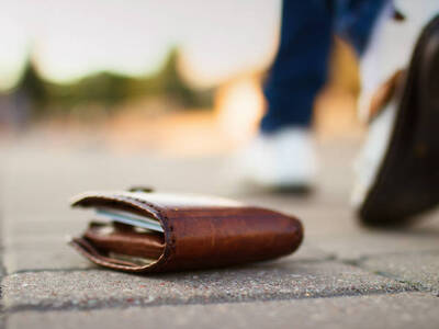 Θεσσαλονίκη: Εργαζόμενοι του ΟΑΣΘ βρήκαν...