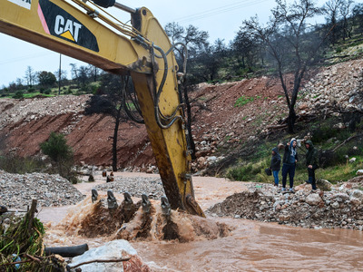 Πλημμύρες στην περιοχή της Μάνδρας από τ...
