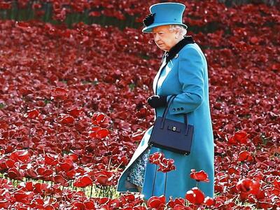 Η βασίλισσα τουιτάρει! Διαβάστε τι έγραψε 