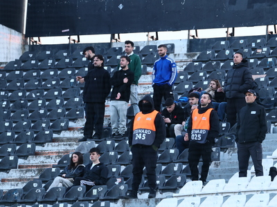 Χούλιγκανς ασέβησαν σε παιδικό πόλο και ...