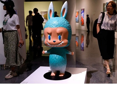 Σε έκθεση με pop art περιεχόμενο