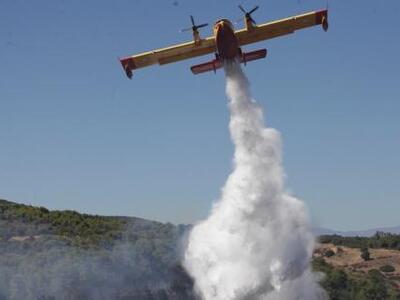 Σε εξέλιξη πυρκαγιά στο χωριό Νάρκισσος ...