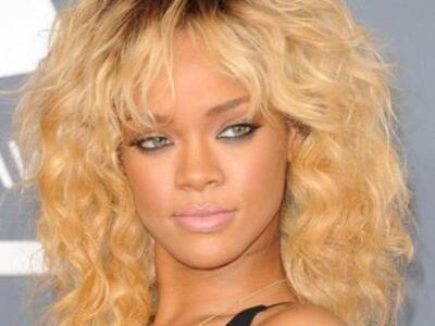 Εκτός ελέγχου η Rihanna