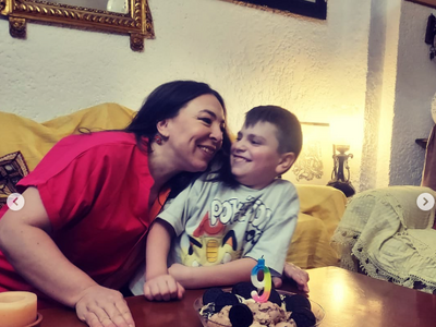 Μεγάλωσε και έγινε ίδιος ο μπαμπάς του- ...