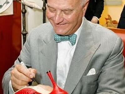 O Mανόλο Μπλάνικ δημιούργησε μια σειρά ε...