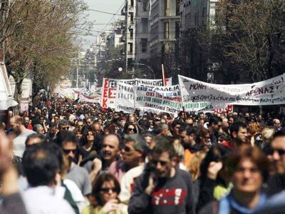 «Παραλύουν»  η χώρα και η ενημέρωση