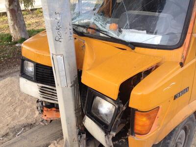 Πάτρα: Μικρό φορτηγό ανέβηκε στο πεζοδρό...