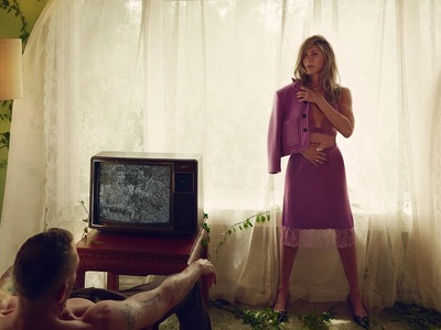 Με σύνολο Gucci, παπούτσια Giuseppe Zano...