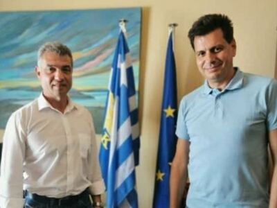 Συνάντηση του Πέτρου Ψωμά με τον Δήμαρχο Πάρου 