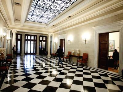 Στην Αθήνα τη Δευτέρα ο επίτροπος Γκ. Έτ...