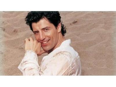 Ο Σάκης Ρουβάς συζητά να παίξει τον Χρισ...