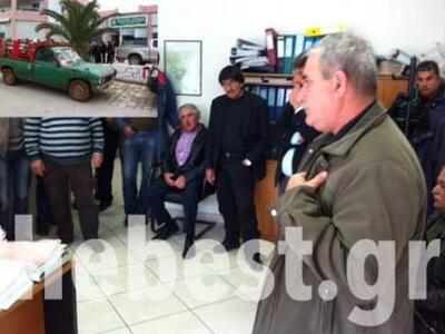 Πάτρα: Έξω απο τα γραφεία του ΕΛΓΑ οι αγ...