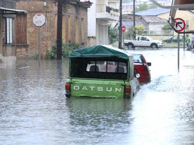 Ηλεία: Ο ανεμοστρόβιλος άφησε βομβαρδισμ...