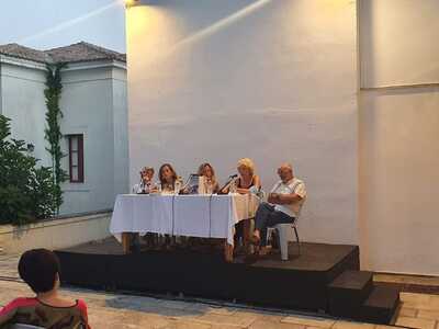 Πολλοί συμπολίτες στην εκδήλωση παρουσία...