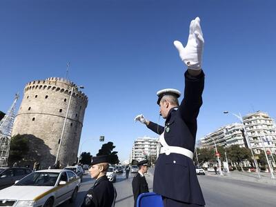 Θεσσαλονίκη: Οδηγός παρέσυρε και τραυμάτ...