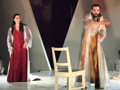 Η Καρυοφυλλιά Καραμπέτη και ο Κωσταντίνο...