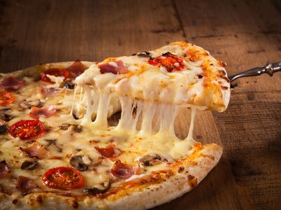 H πίτσα που έχει χωρίσει την Ιταλία σε δ...