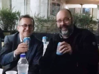 Ο Νίκος Νικολόπουλος αποχαιρετά τον Δημή...