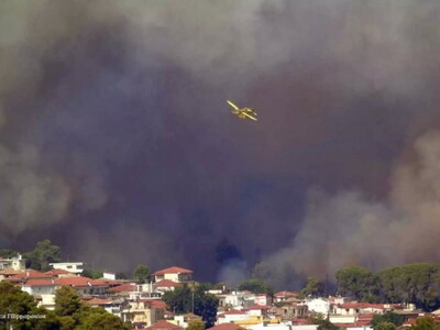 Φωτιά στην Ηλεία: Απειλούνται σπίτια, το...