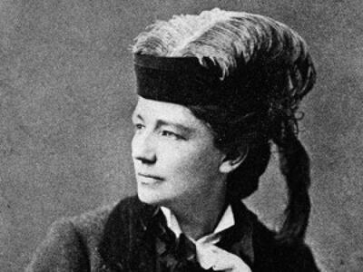 Ποια ήταν η πρώτη γυναίκα που έθεσε υποψ...