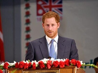 Ο πρίγκιπας Χάρι συνομίλησε μέσω βιντεοκ...