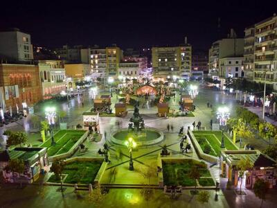 Η Πλατεία Γεωργίου λίγο πριν η Πάτρα υπο...