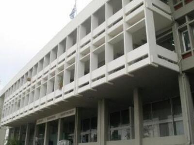 Πάτρα: Εκανε έρανο έξω από τη ΔΕΗ… για ν...