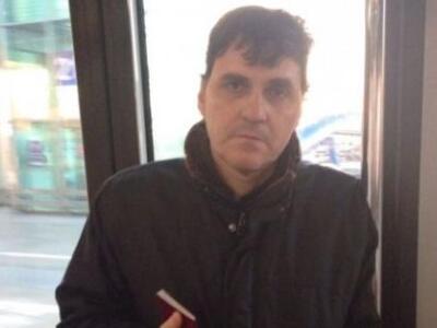 Επιμένει ότι δεν απελάθηκε ο Άγγελος Φιλ...