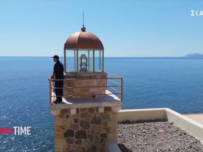 Ο φάρος της Μονεμβασιάς που ανάβει αδιάλ...
