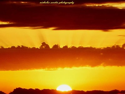 Ο μετεωρολόγος Νικόλας Σερέτης φωτογραφίζει το "πύρινο" ηλιοβασίλεμα της Πάτρας