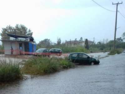 Πλημμύρισε το Ρίο - Εγκλωβίστηκαν αυτοκίνητα! ΔΕΙΤΕ ΦΩΤΟ